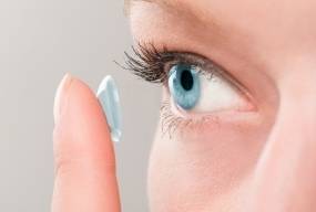 Инновационные светящиеся в темноте линзы помогут в лечении диабетической ретинопатии