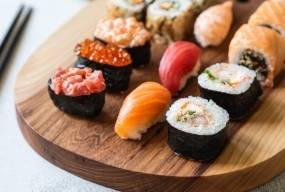 Суші, роли, сашимі: Як рахувати японську кухню?