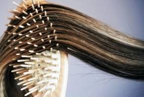Які поживні речовини сприяють здоров'ю волосся?