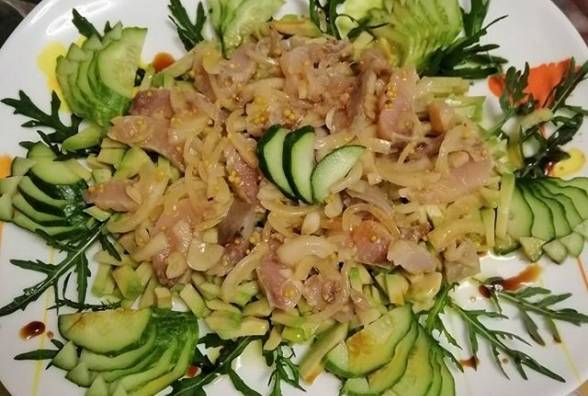 Салат из авокадо и соленой рыбы. Диабетический рецепт