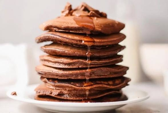Шоколадні панкейки: низьковуглеводний рецепт - изображение